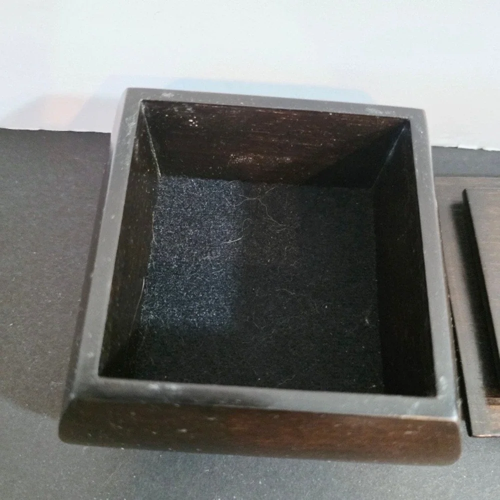 Vintage Ebonized‎ Walnut Wood Trinket Box Keepsake Jewelry Storage Signed
